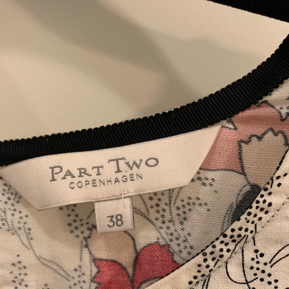 Part Two ruffled sleeve top - Picture 4 of 4